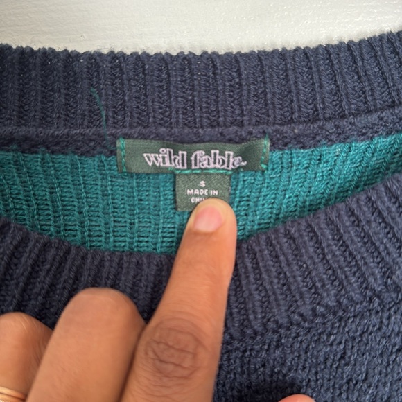 Target-Wild Fable- Green Sweater-Size Small - Picture 2 of 2
